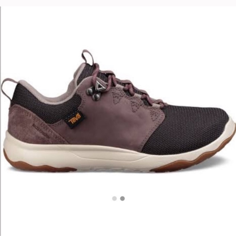 Teva Arrowood Lix Lo Waterproof Hiking Sneakers in Burgundy Mahogany  size 9.5
